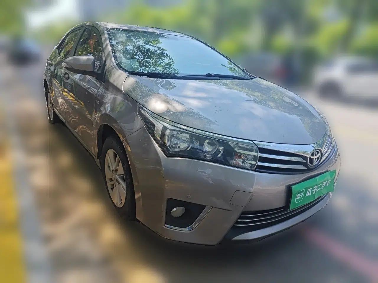 Toyota Corolla 2014 1.6L CVT GL-i — миниатюра 3