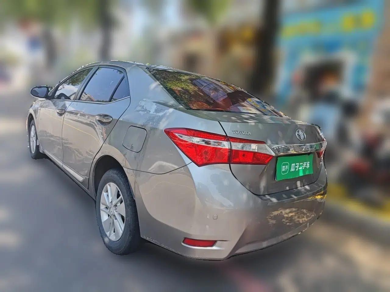 Toyota Corolla 2014 1.6L CVT GL-i — миниатюра 4