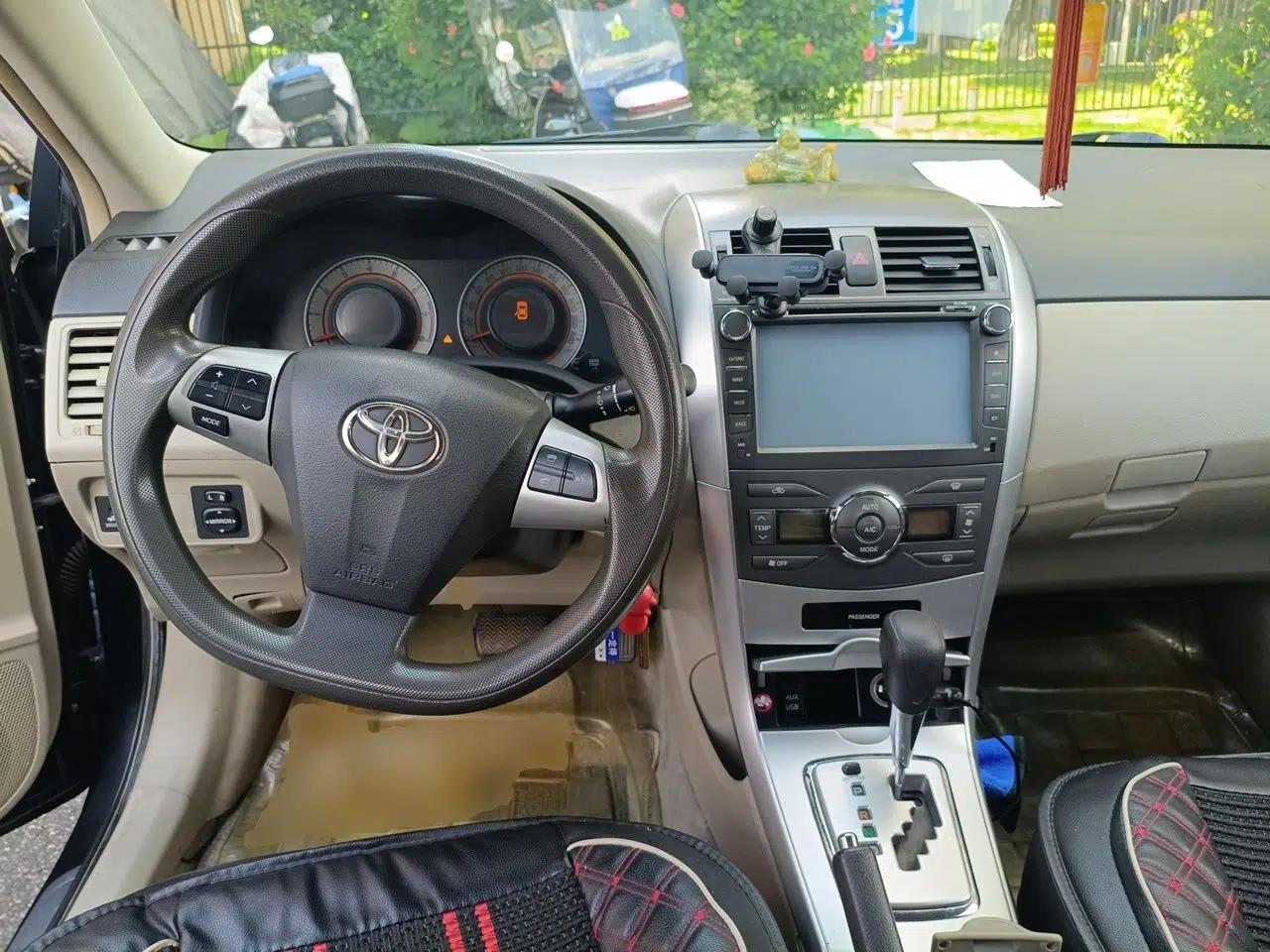 Toyota Corolla 2011 1.8L CVT GL-i — миниатюра 10