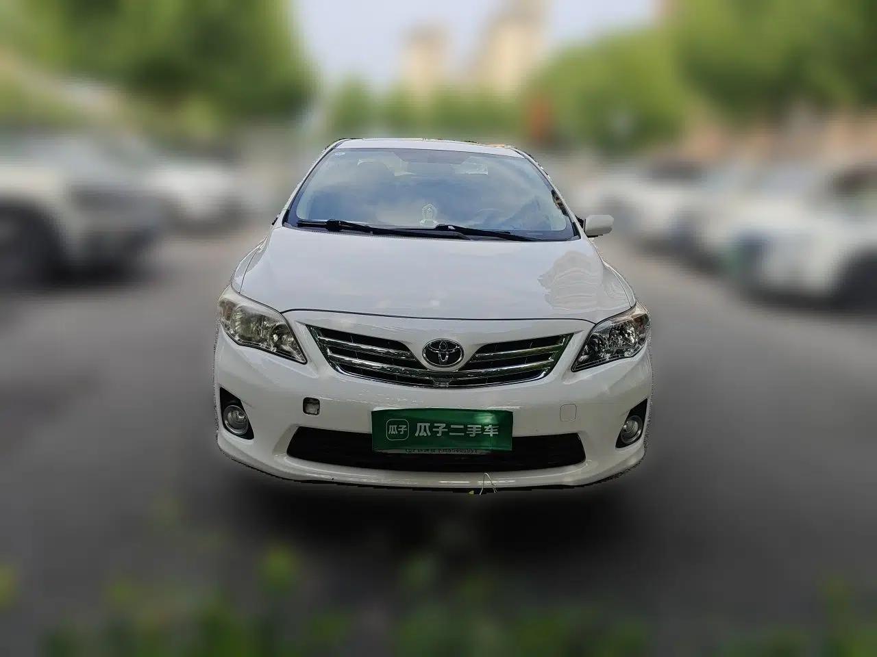 Toyota Corolla 2011 1.8L CVT GL-i Commemorative Edition — миниатюра 2