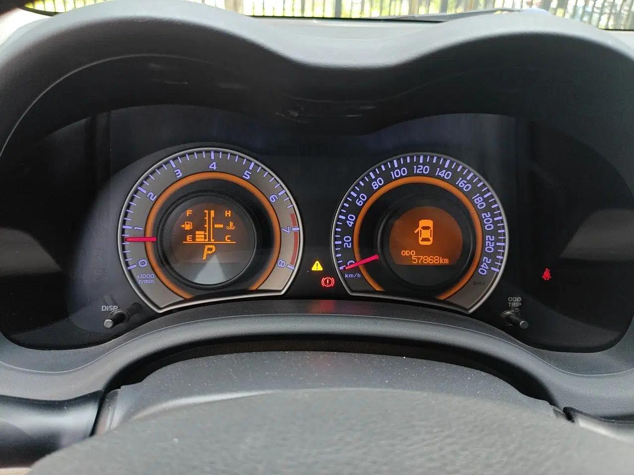 Toyota Corolla 2011 1.8L CVT GL-i Commemorative Edition — миниатюра 11