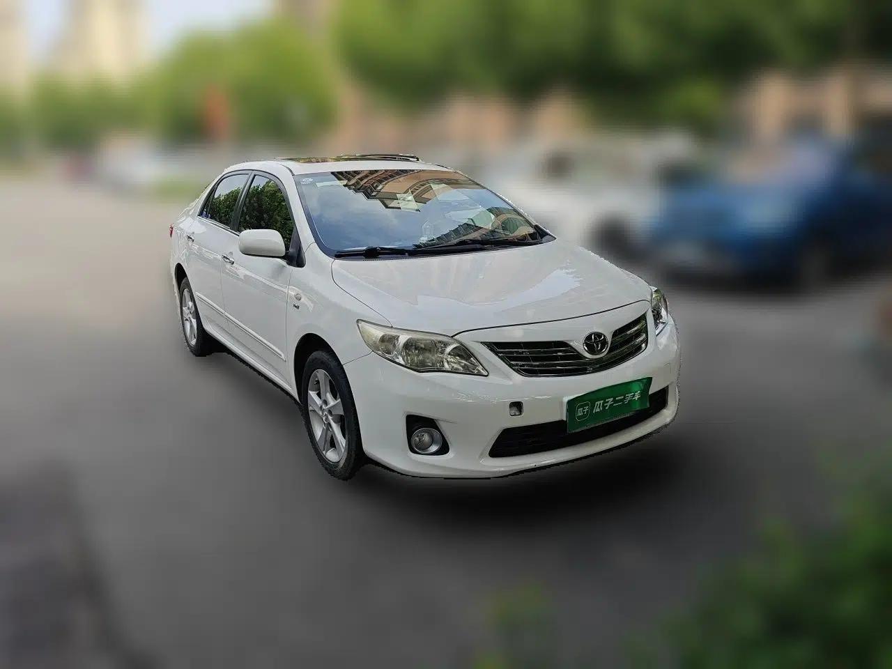 Toyota Corolla 2011 1.8L CVT GL-i Commemorative Edition — миниатюра 3