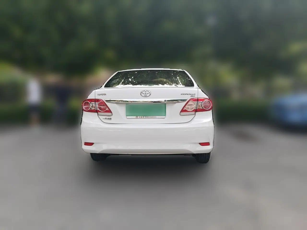 Toyota Corolla 2011 1.8L CVT GL-i Commemorative Edition — миниатюра 5