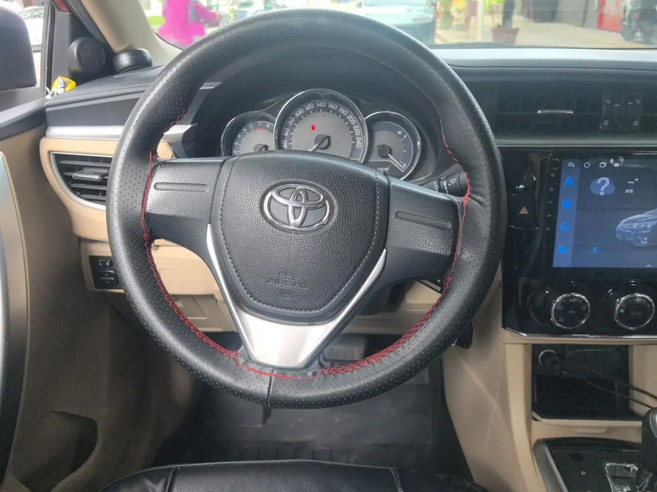 Toyota Corolla 2014 1.6L CVT GL — миниатюра 10