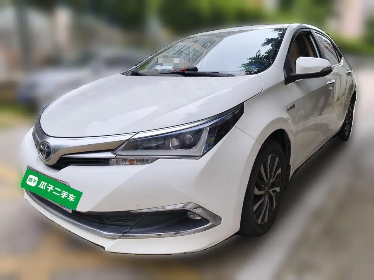 Toyota Corolla 2016 Dual-Engine 1.8L E-CVT Leading Edition — миниатюра 1