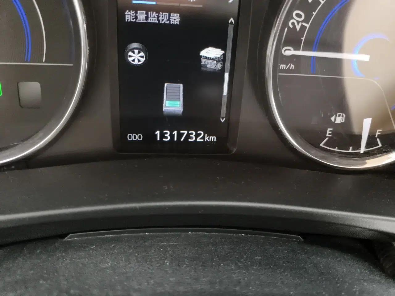 Toyota Corolla 2016 Dual-Engine 1.8L E-CVT Leading Edition — миниатюра 12