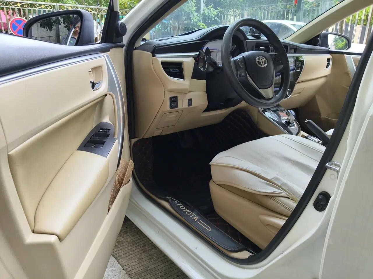 Toyota Corolla 2016 Dual-Engine 1.8L E-CVT Leading Edition — миниатюра 16