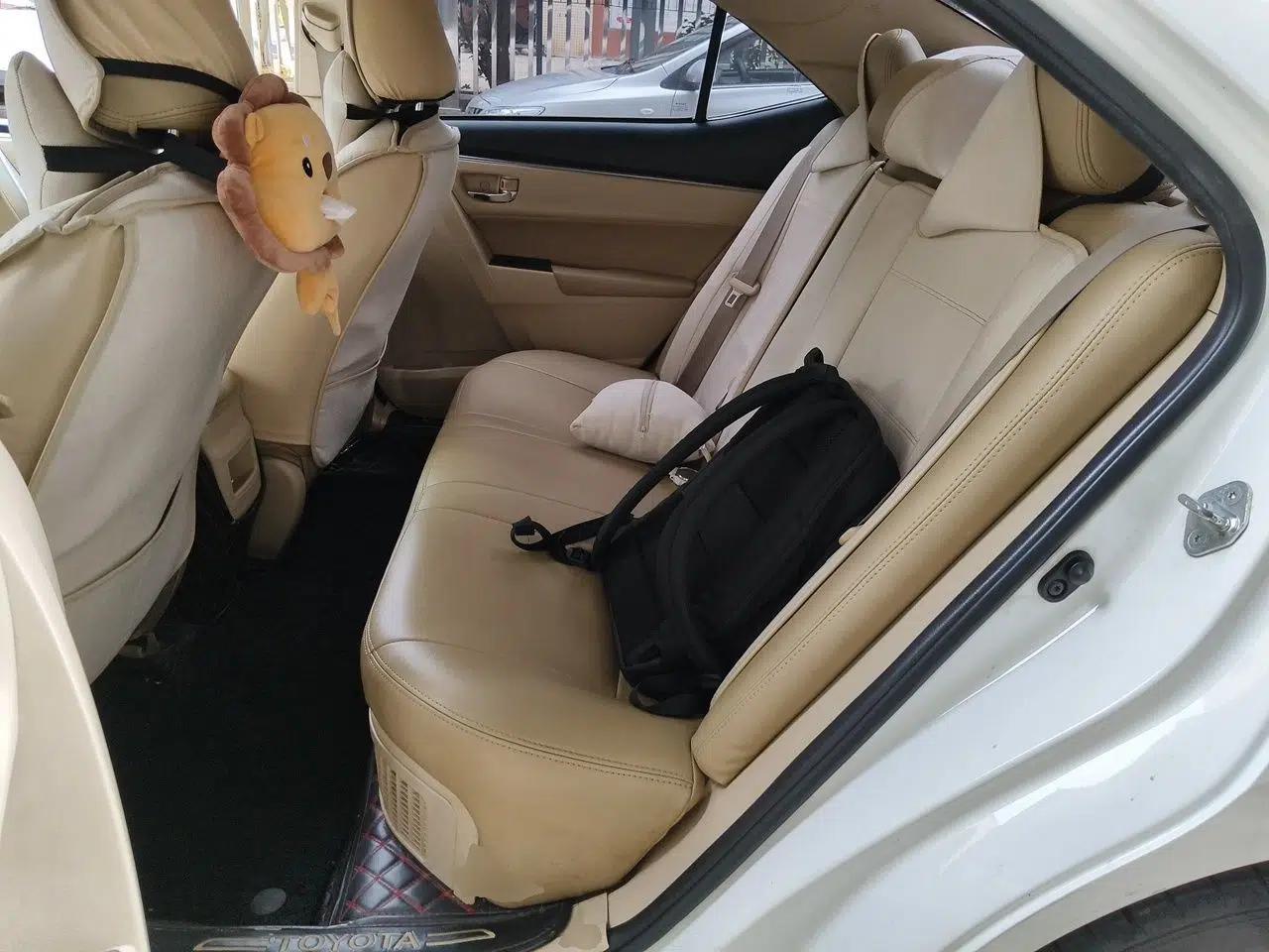 Toyota Corolla 2016 Dual-Engine 1.8L E-CVT Leading Edition — миниатюра 17