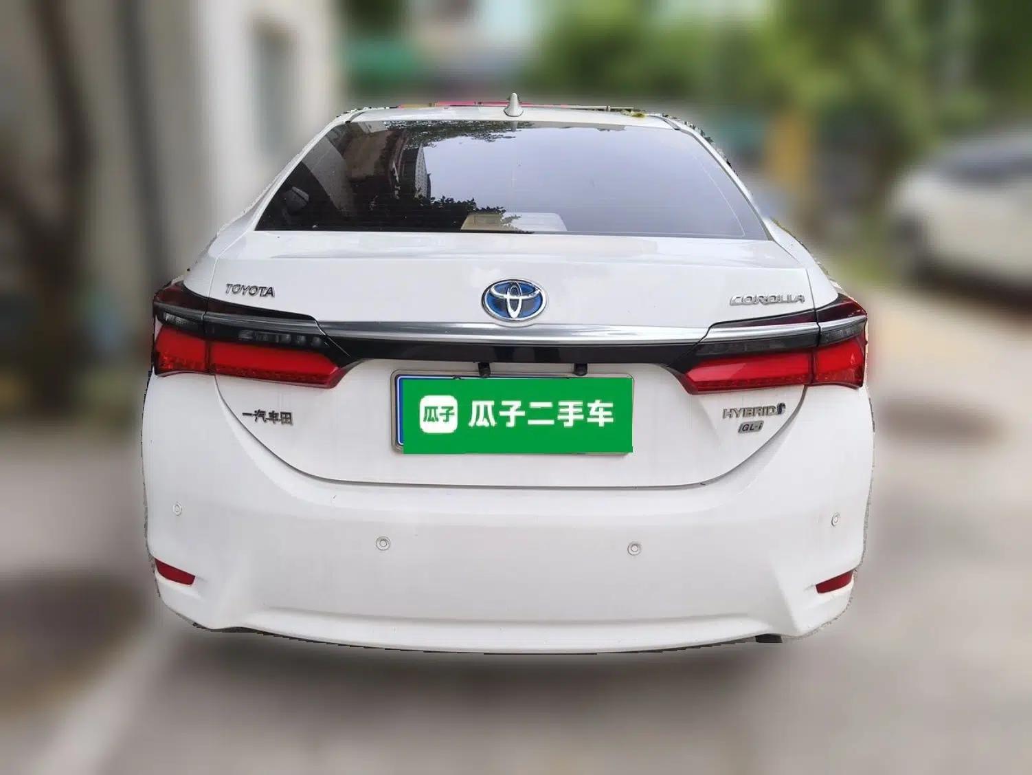 Toyota Corolla 2016 Dual-Engine 1.8L E-CVT Leading Edition — миниатюра 5