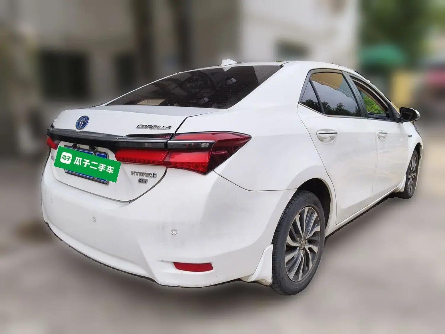 Toyota Corolla 2016 Dual-Engine 1.8L E-CVT Leading Edition — миниатюра 6