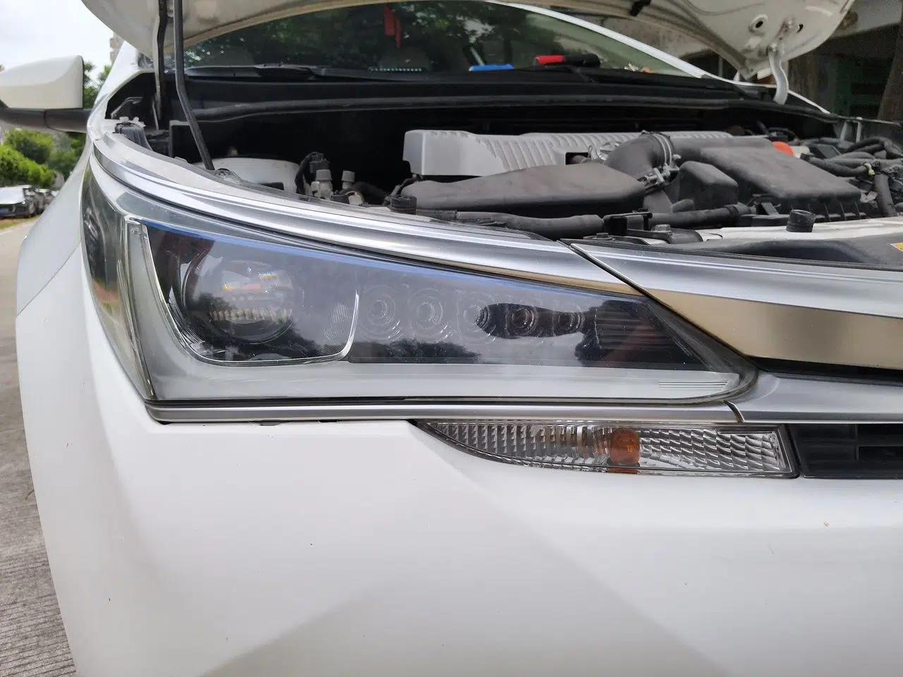 Toyota Corolla 2016 Dual-Engine 1.8L E-CVT Leading Edition — миниатюра 7