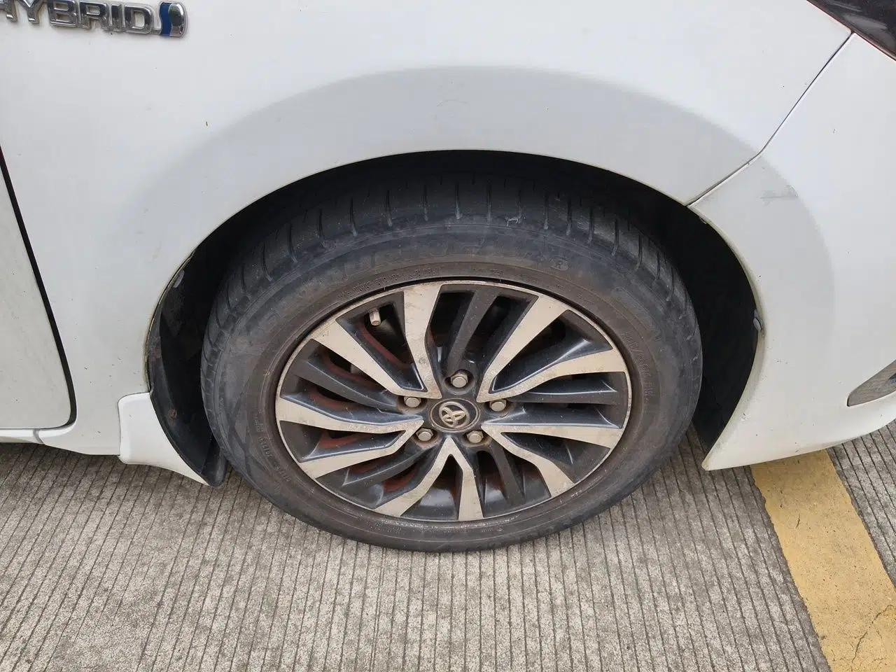 Toyota Corolla 2016 Dual-Engine 1.8L E-CVT Leading Edition — миниатюра 8