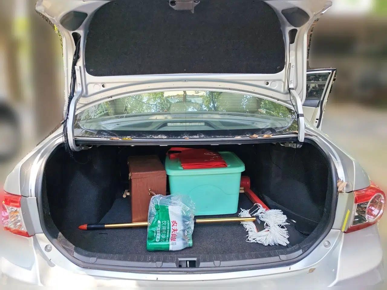 Toyota Corolla 2011 1.8L CVT GL-i — миниатюра 19