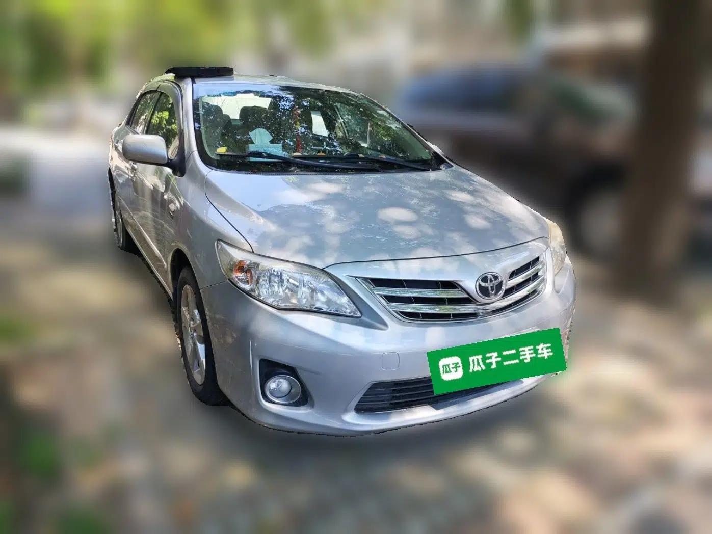 Toyota Corolla 2011 1.8L CVT GL-i — миниатюра 3