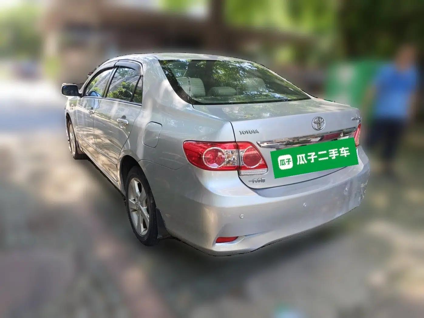 Toyota Corolla 2011 1.8L CVT GL-i — миниатюра 4