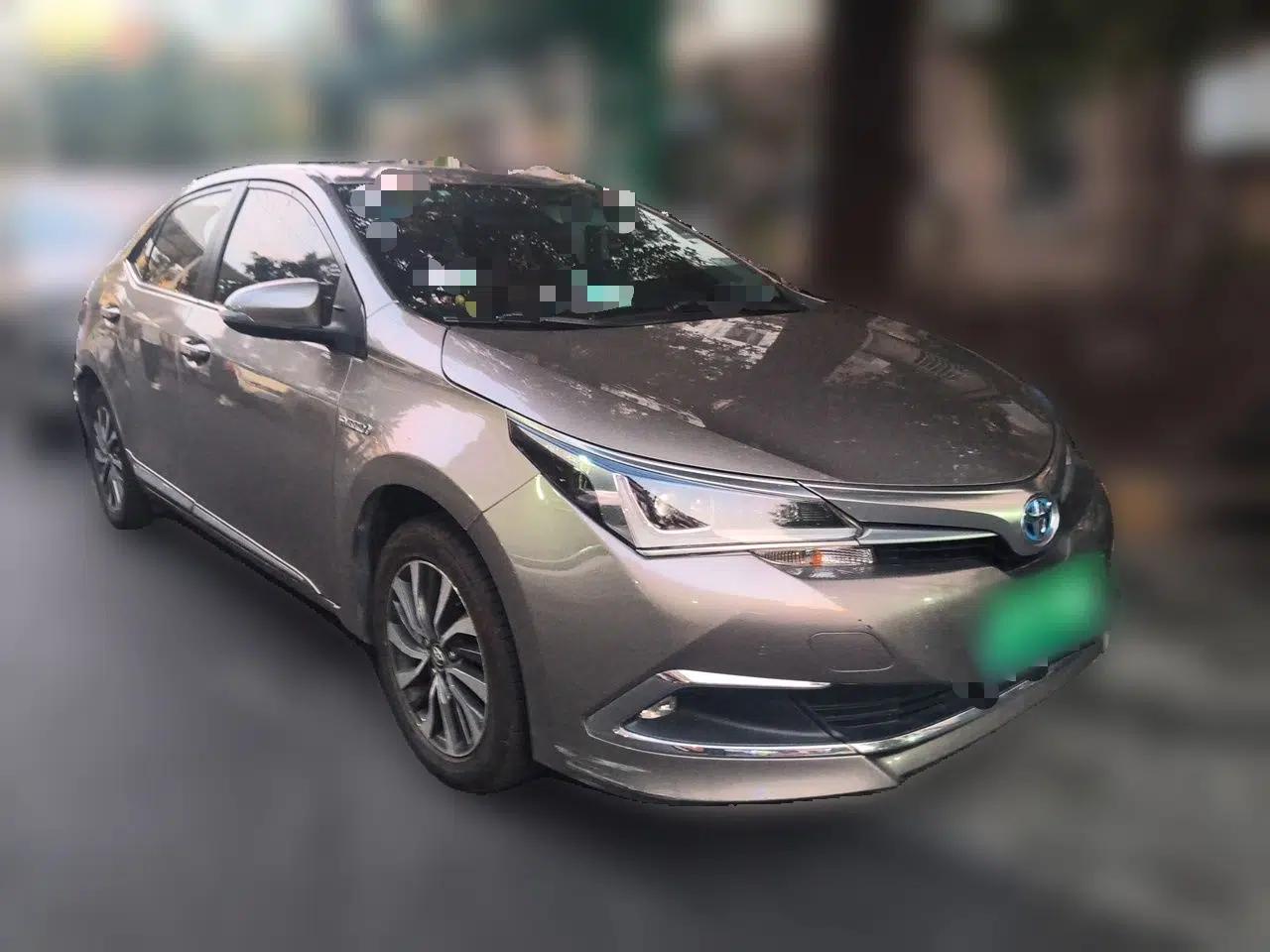 Toyota Corolla 2017 Revised Dual-Engine 1.8L E-CVT Elite Edition — миниатюра 3