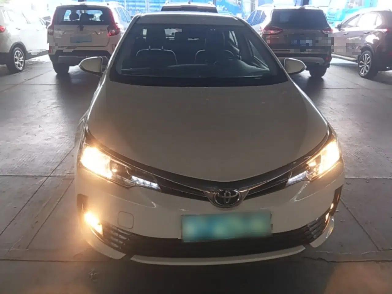 Toyota Corolla 2017 Revised Version 1.2T S-CVT GL — миниатюра 2