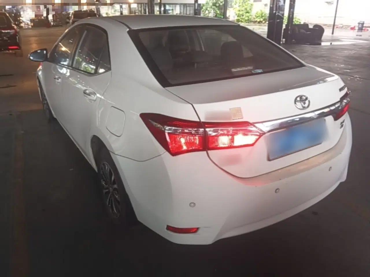 Toyota Corolla 2017 Revised Version 1.2T S-CVT GL — миниатюра 13