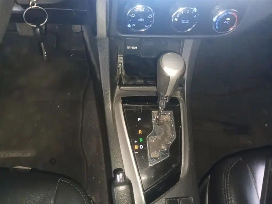 Toyota Corolla 2017 Revised Version 1.2T S-CVT GL — миниатюра 21