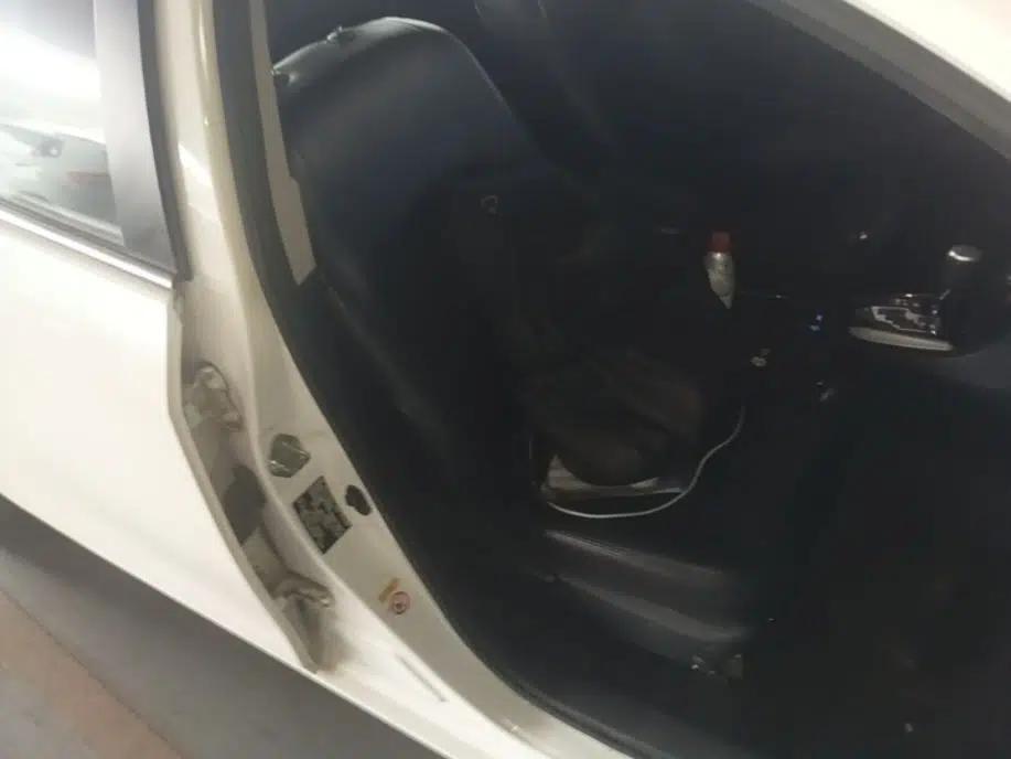 Toyota Corolla 2017 Revised Version 1.2T S-CVT GL — миниатюра 24