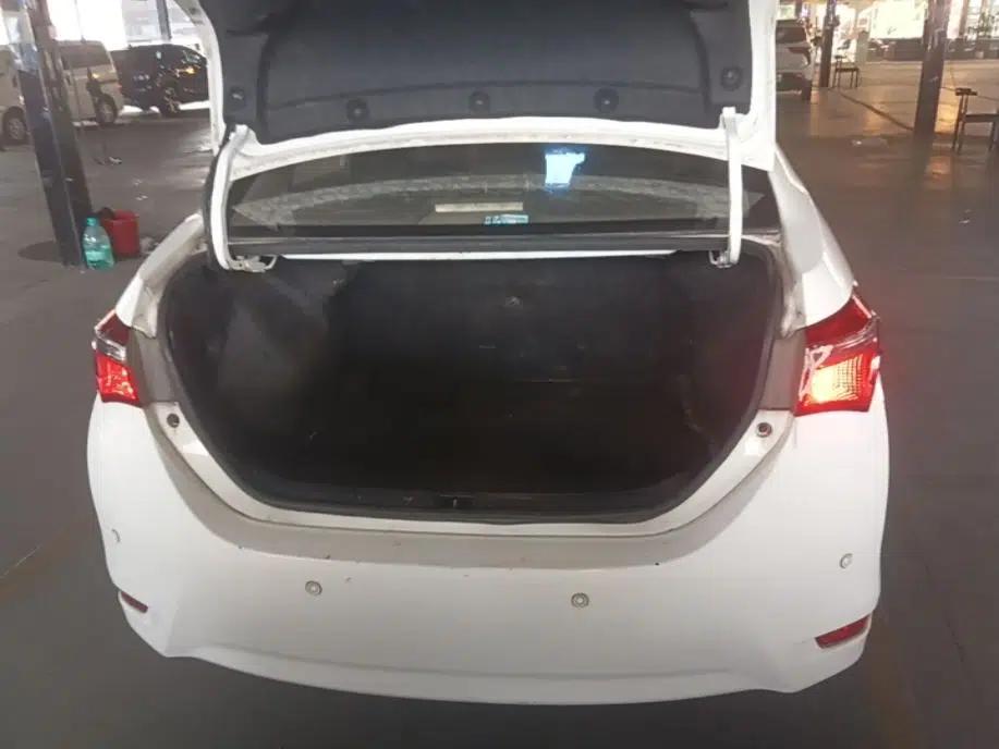 Toyota Corolla 2017 Revised Version 1.2T S-CVT GL — миниатюра 27