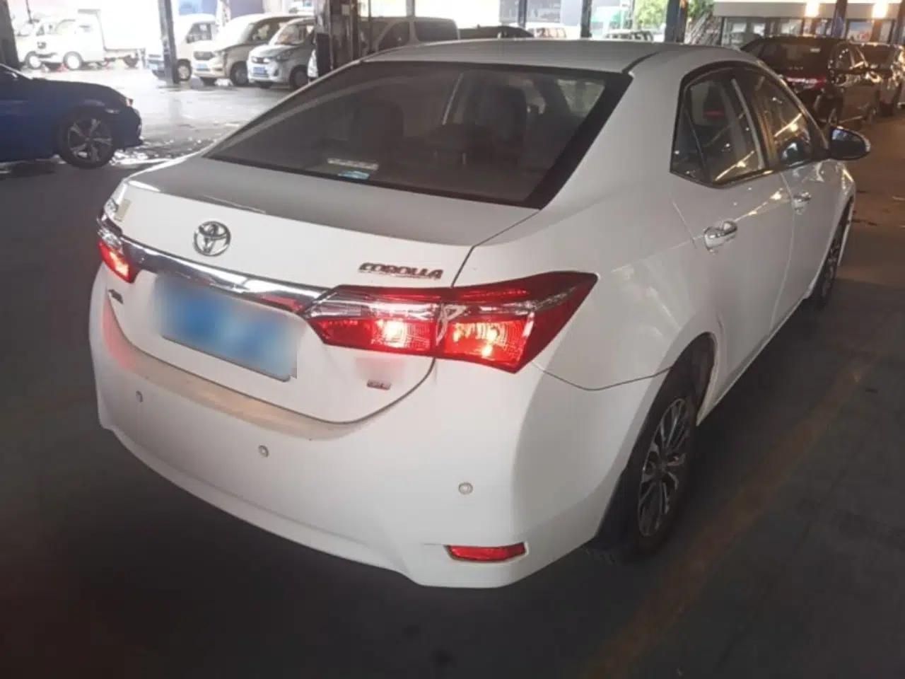 Toyota Corolla 2017 Revised Version 1.2T S-CVT GL — миниатюра 6