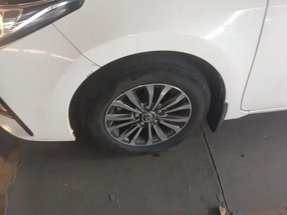 Toyota Corolla 2017 Revised Version 1.2T S-CVT GL — миниатюра 10