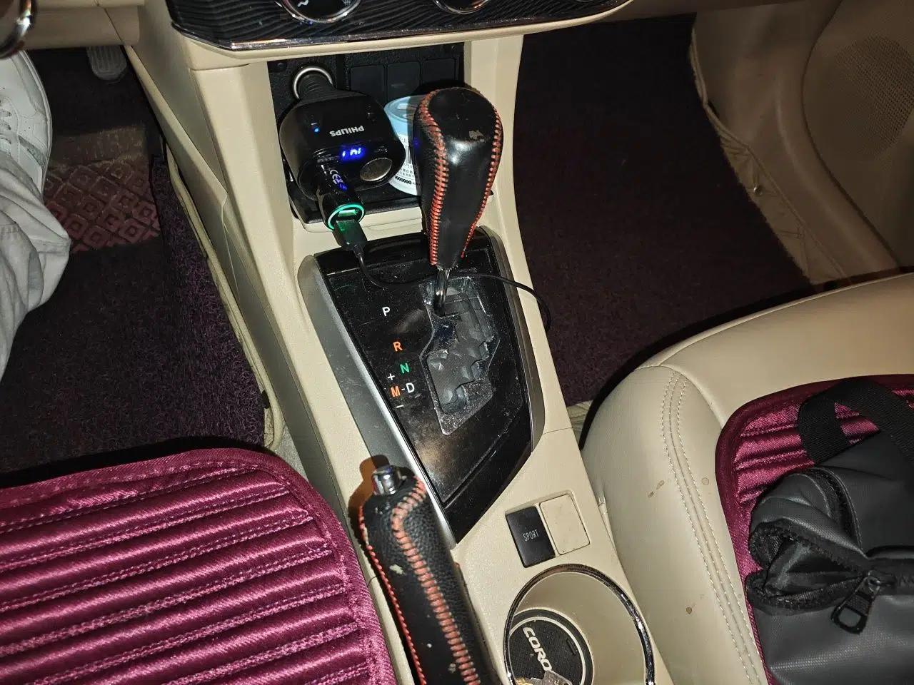Toyota Corolla 2014 1.6L CVT GL-i — миниатюра 14