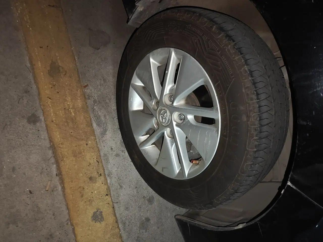 Toyota Corolla 2014 1.6L CVT GL-i — миниатюра 8