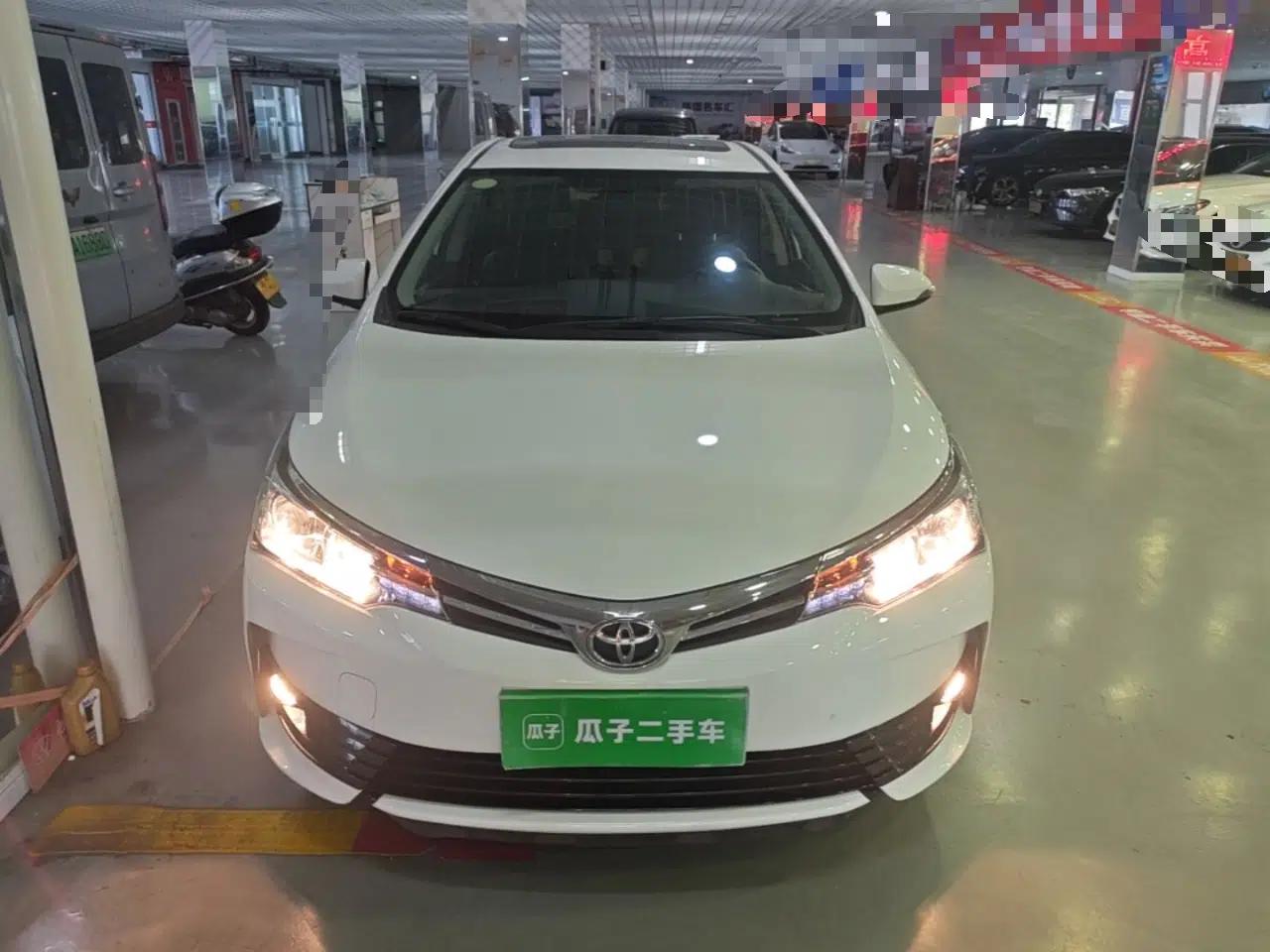 Toyota Corolla 2017 Revised Version 1.2T S-CVT GL-i — миниатюра 2