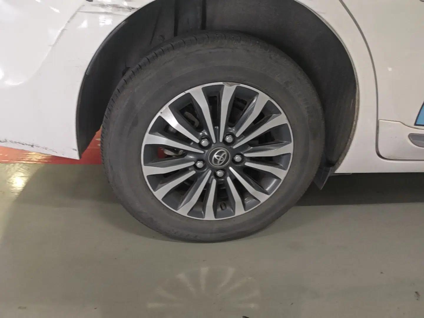 Toyota Corolla 2017 Revised Version 1.2T S-CVT GL-i — миниатюра 11
