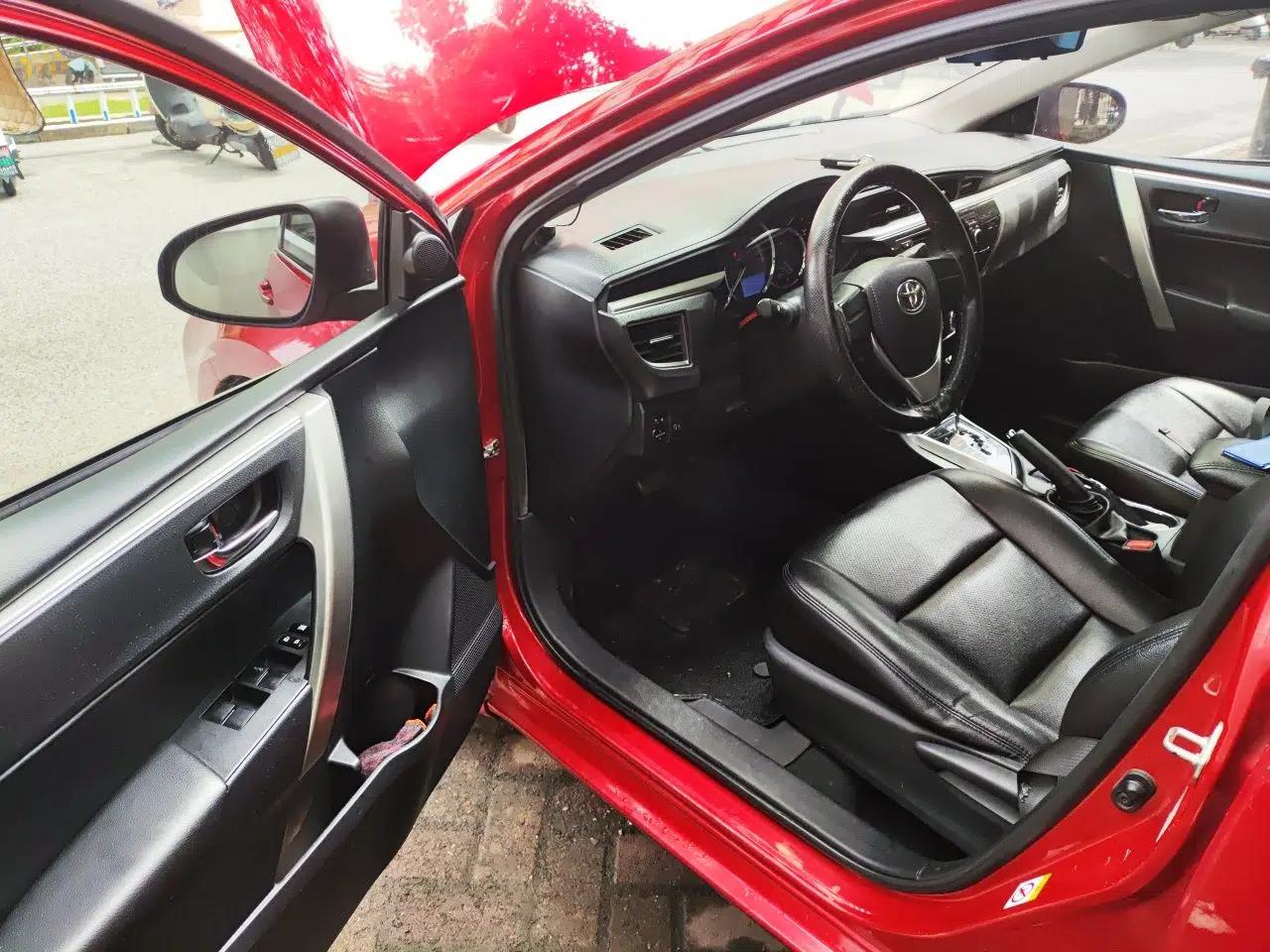 Toyota Corolla 2014 1.6L CVT GL — миниатюра 16