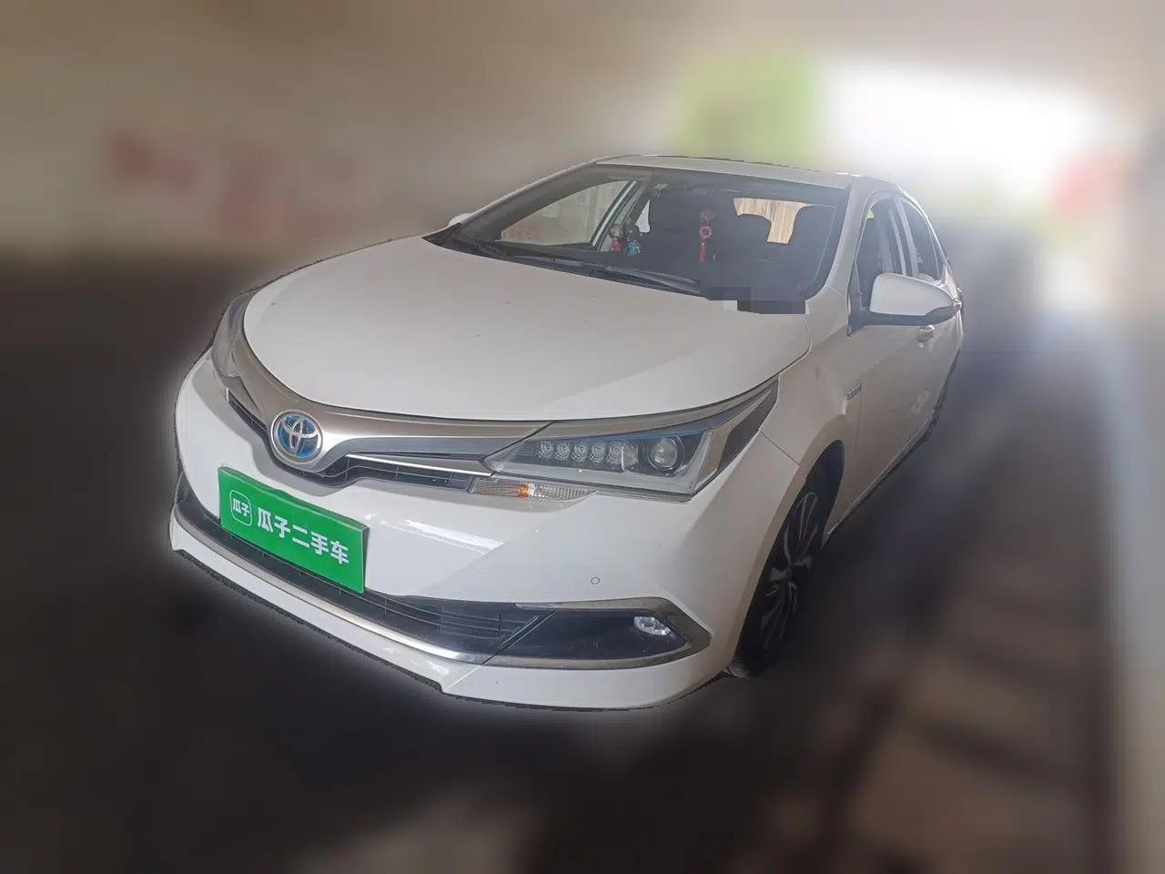 Toyota Corolla 2017 Revised Dual-Engine 1.8L E-CVT Elite Edition — миниатюра 1