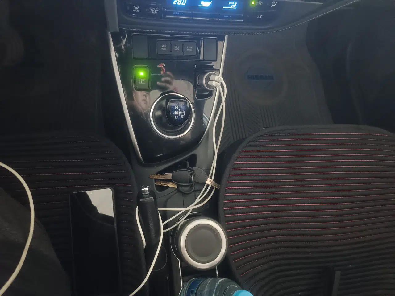 Toyota Corolla 2017 Revised Dual-Engine 1.8L E-CVT Elite Edition — миниатюра 14