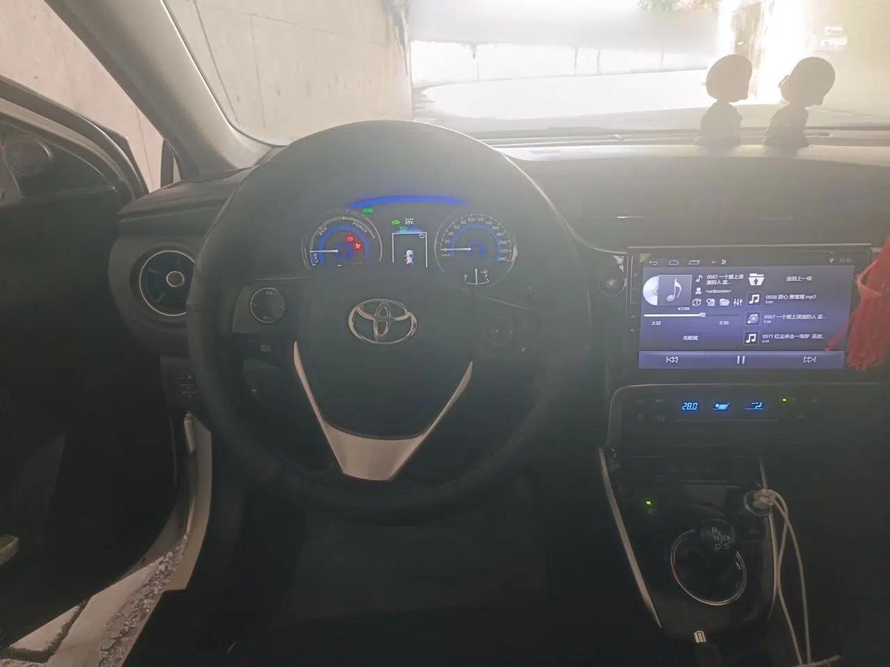 Toyota Corolla 2017 Revised Dual-Engine 1.8L E-CVT Elite Edition — миниатюра 10