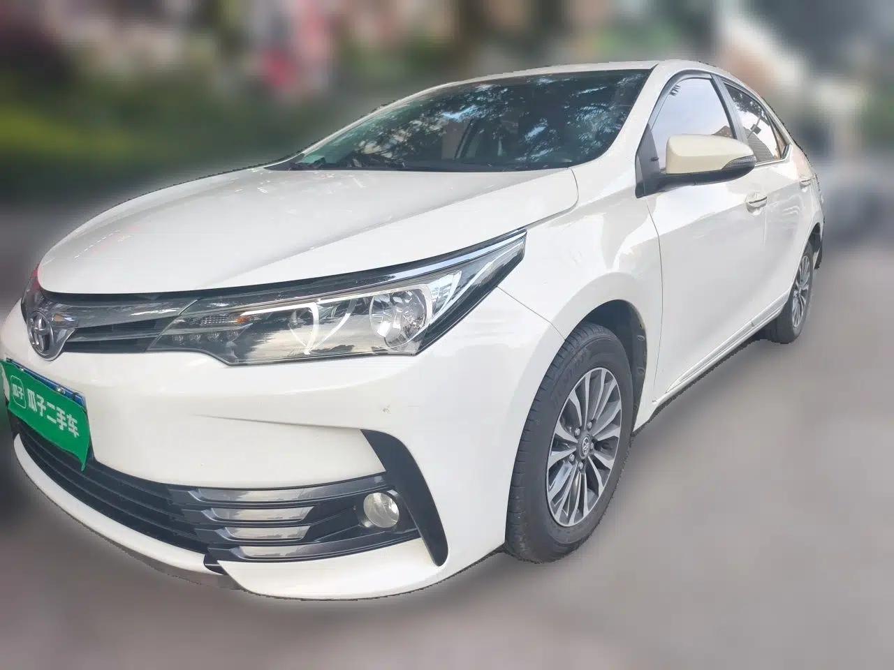 Toyota Corolla 2018 1.2T S-CVT GL-i Zhihui Edition — миниатюра 1