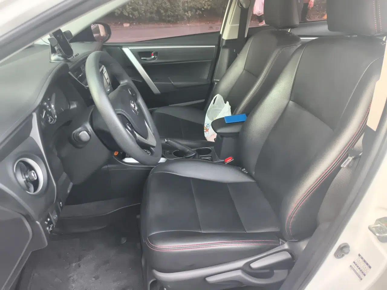 Toyota Corolla 2018 1.2T S-CVT GL-i Zhihui Edition — миниатюра 15