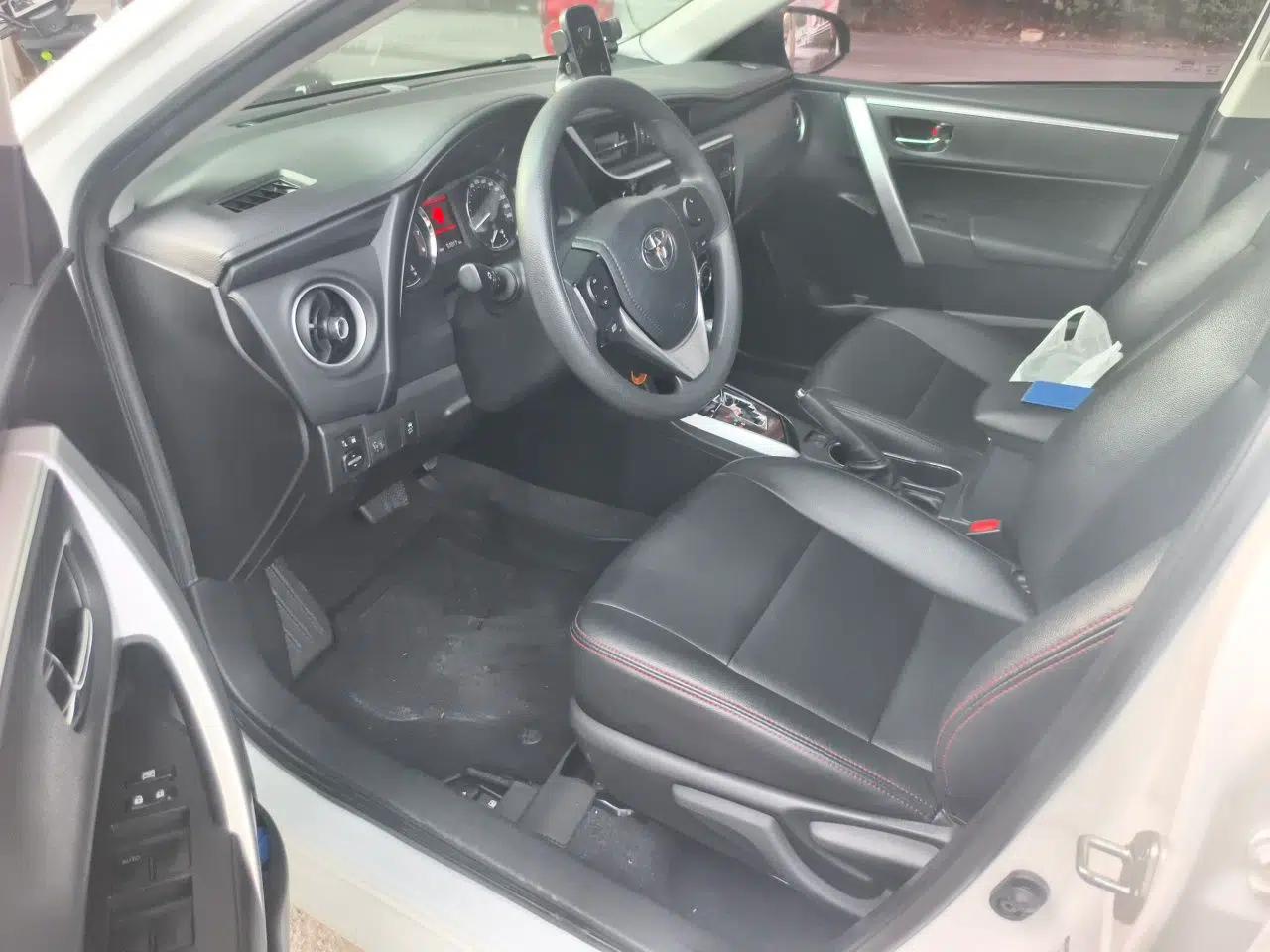 Toyota Corolla 2018 1.2T S-CVT GL-i Zhihui Edition — миниатюра 16
