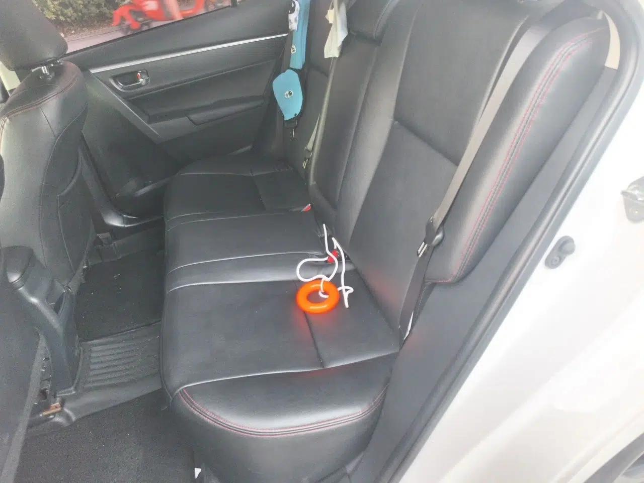 Toyota Corolla 2018 1.2T S-CVT GL-i Zhihui Edition — миниатюра 17