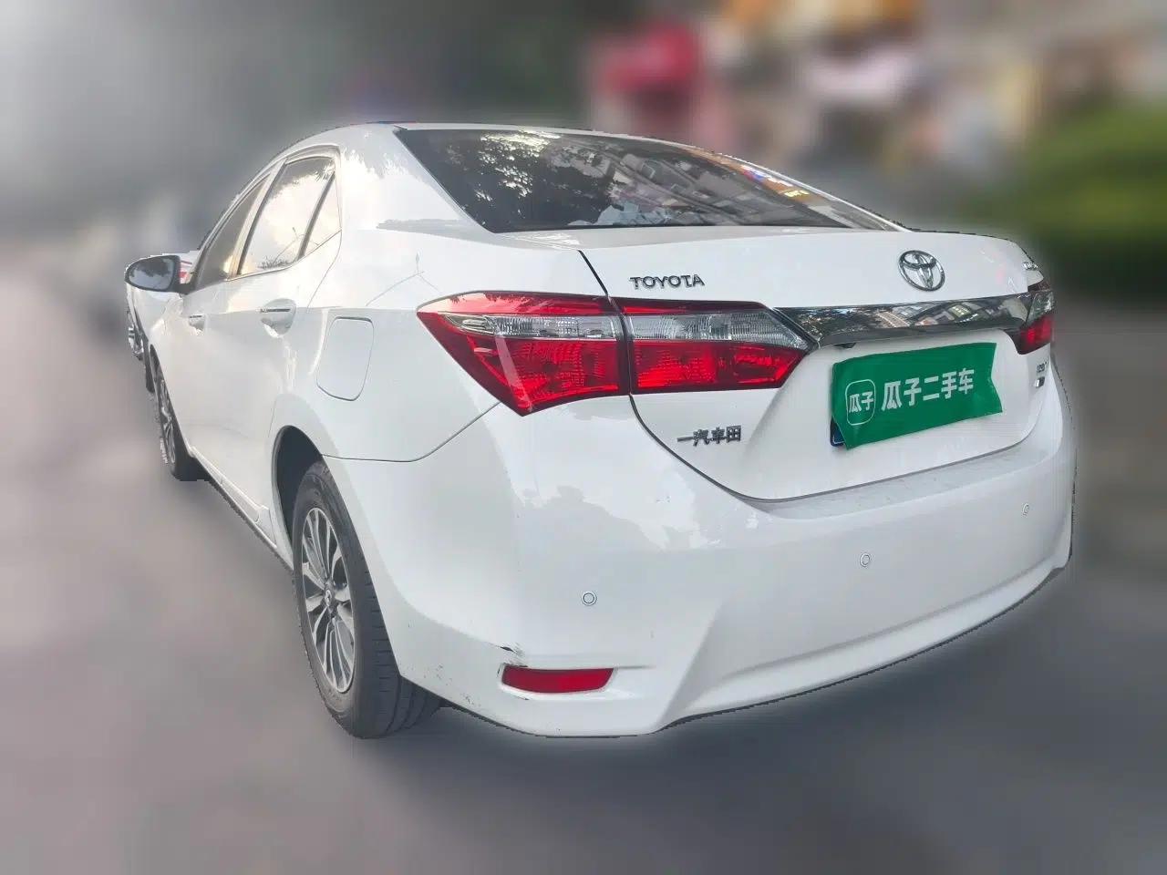 Toyota Corolla 2018 1.2T S-CVT GL-i Zhihui Edition — миниатюра 4