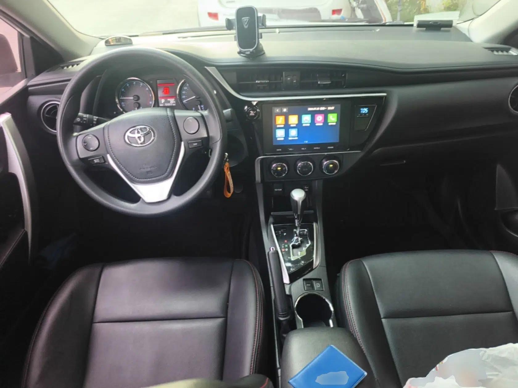 Toyota Corolla 2018 1.2T S-CVT GL-i Zhihui Edition — миниатюра 9