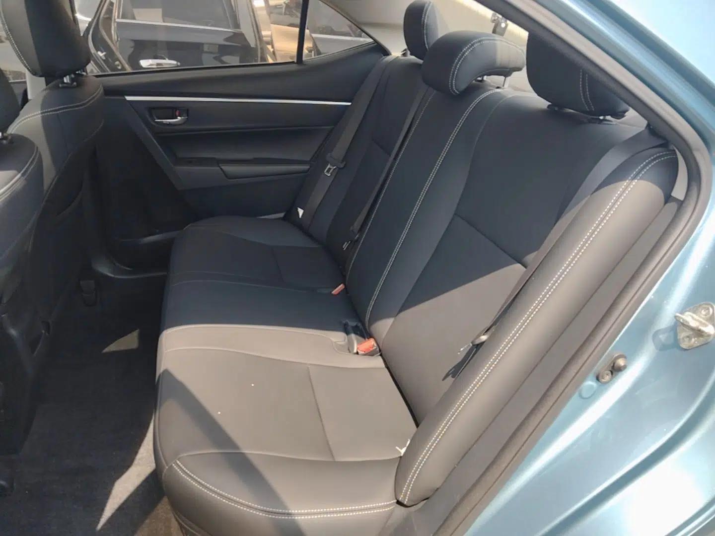 Toyota Corolla 2017 Revised Dual-Engine 1.8L E-CVT Leading Edition — миниатюра 25