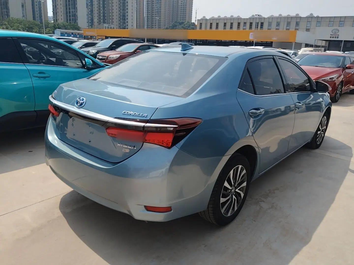 Toyota Corolla 2017 Revised Dual-Engine 1.8L E-CVT Leading Edition — миниатюра 6