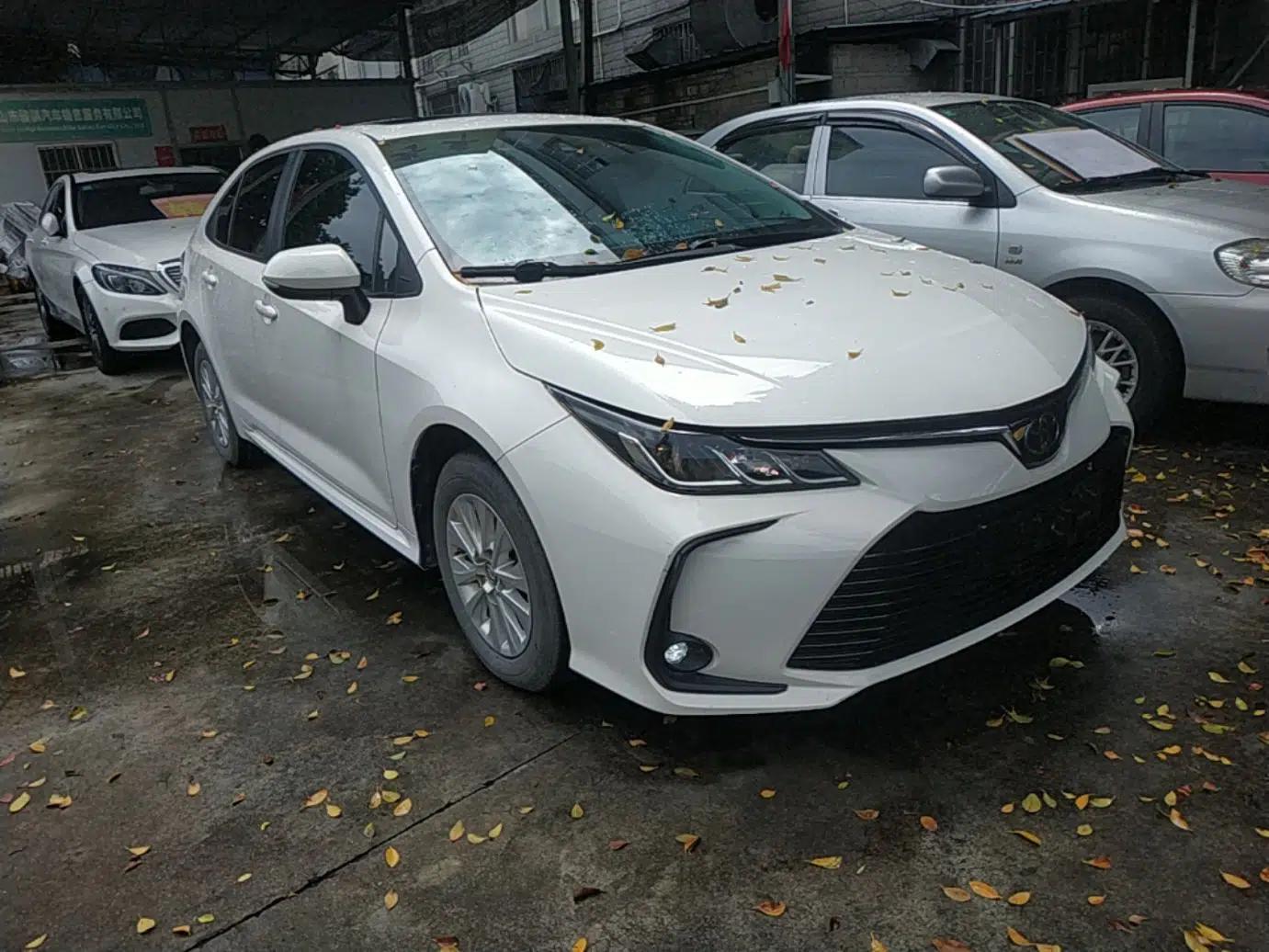 Toyota Corolla 2021 1.2T S-CVT Elite Edition — миниатюра 3