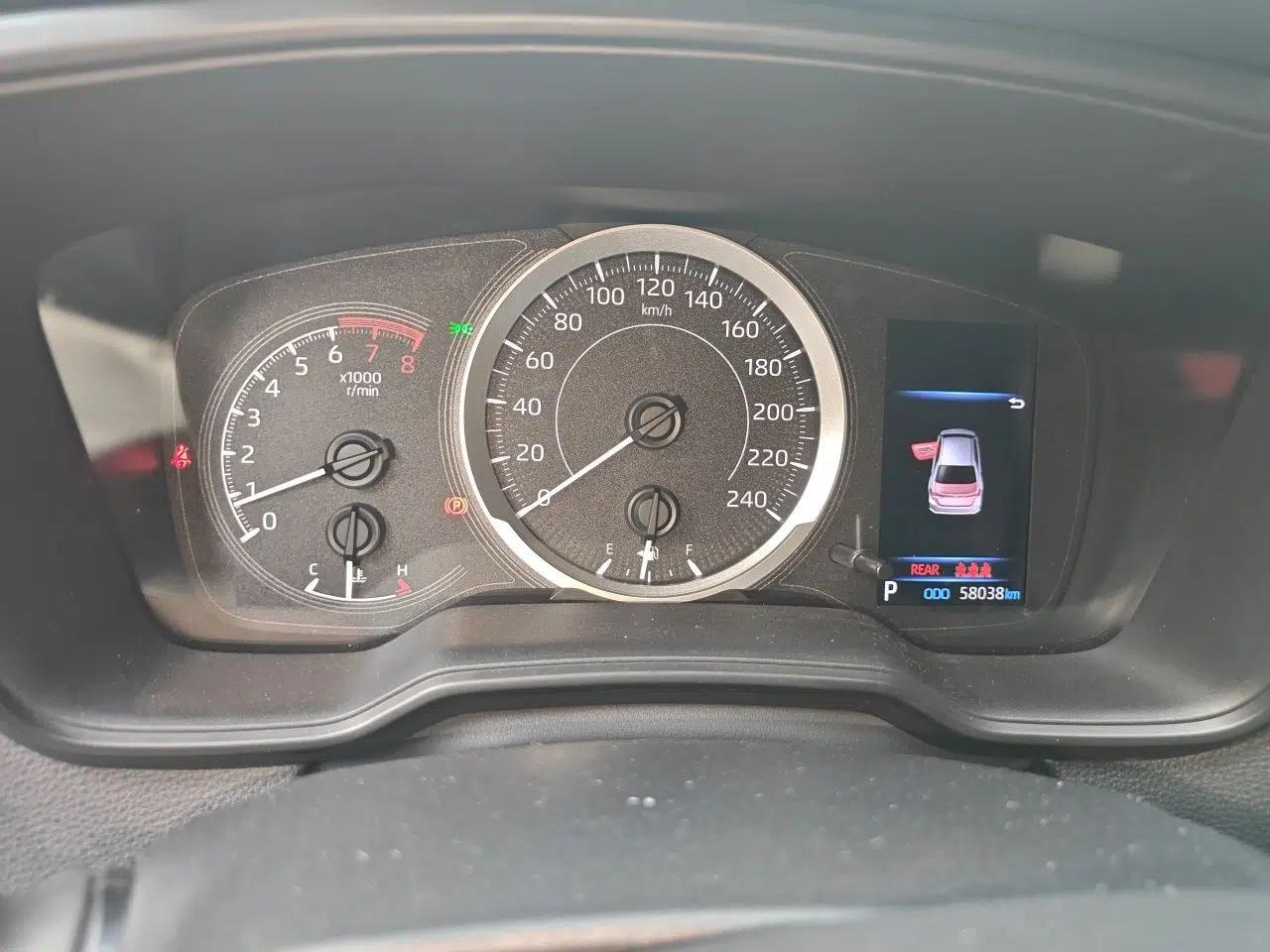 Toyota Corolla 2019 1.2T S-CVT GL Pioneer Edition — миниатюра 11
