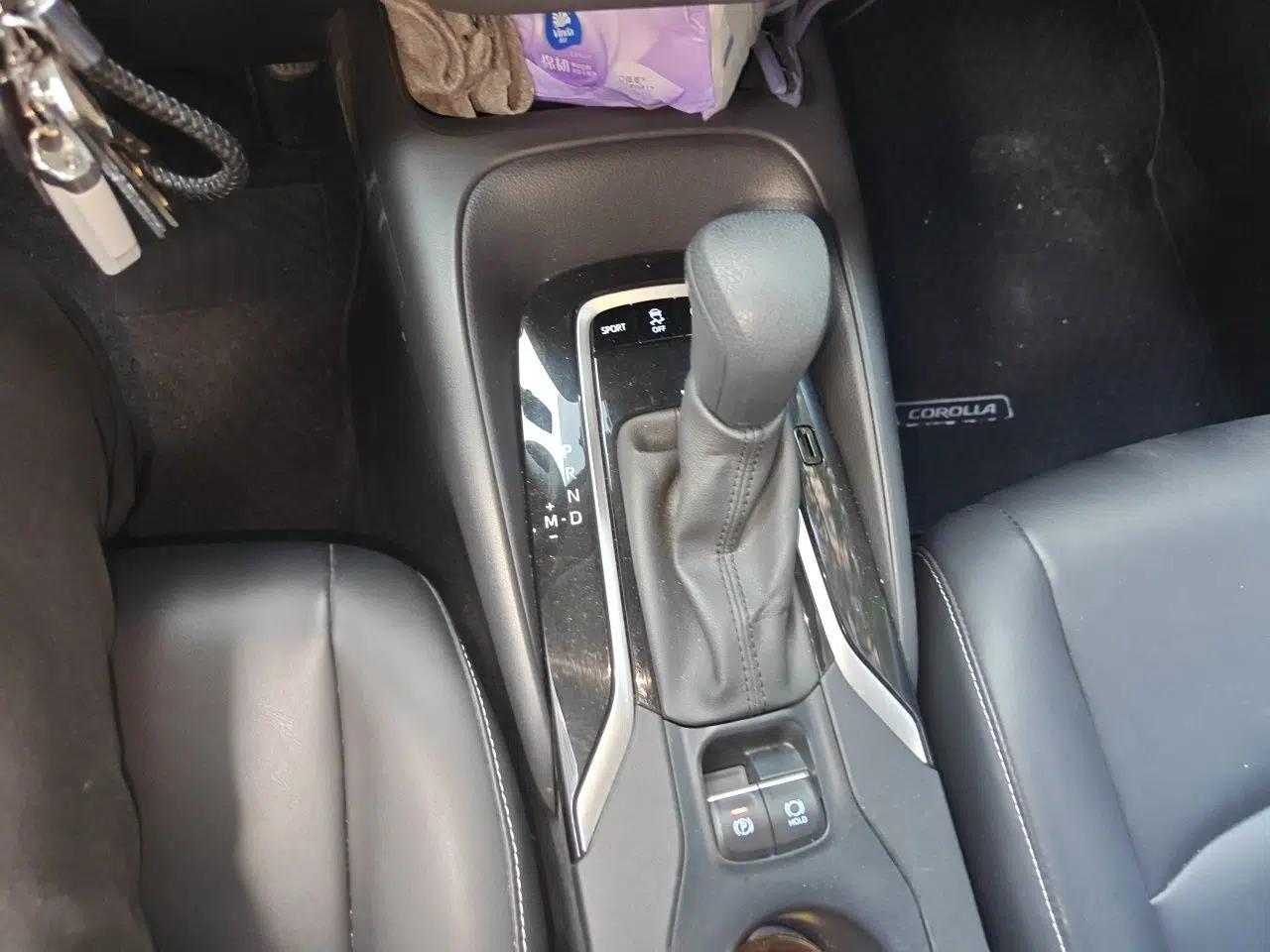 Toyota Corolla 2019 1.2T S-CVT GL Pioneer Edition — миниатюра 13