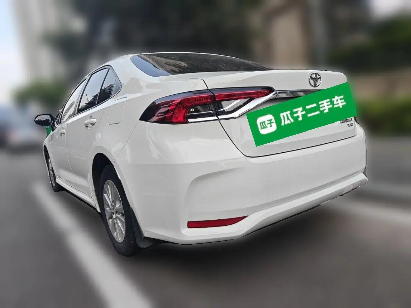 Toyota Corolla 2019 1.2T S-CVT GL Pioneer Edition — миниатюра 4