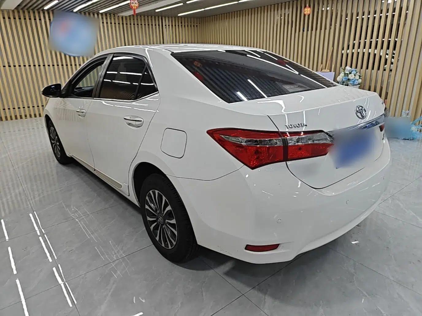 Toyota Corolla 2017 Revised Version 1.2T S-CVT GL-i — миниатюра 4