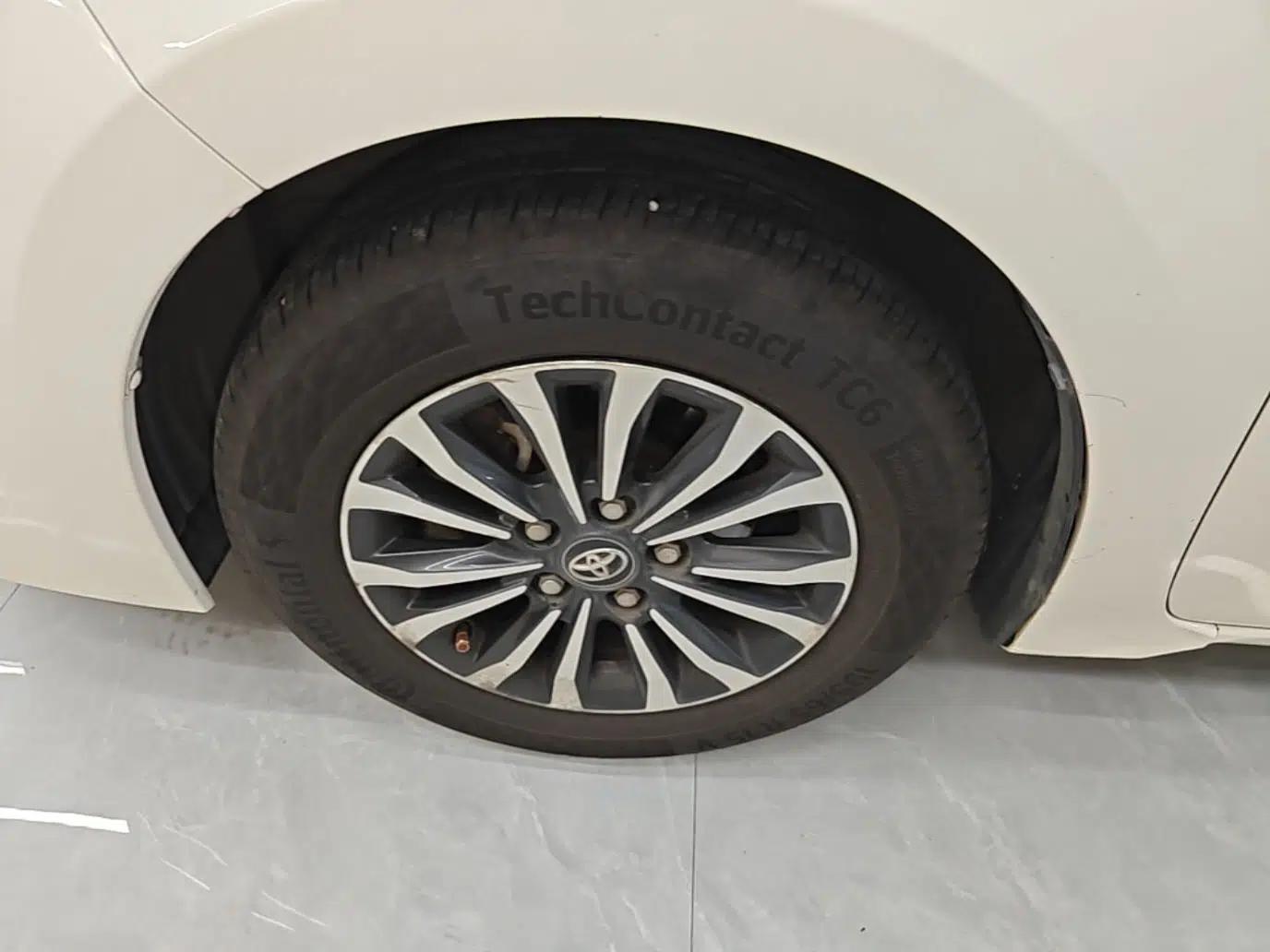 Toyota Corolla 2017 Revised Version 1.2T S-CVT GL-i — миниатюра 10
