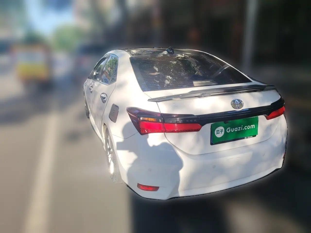Toyota Corolla 2017 Revised Dual-Engine 1.8L E-CVT Leading Edition — миниатюра 4
